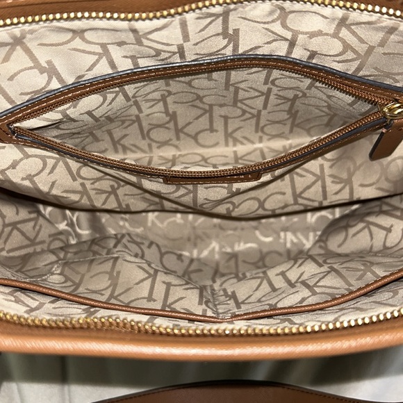 Calvin Klein Signature Tote - Picture 5 of 13